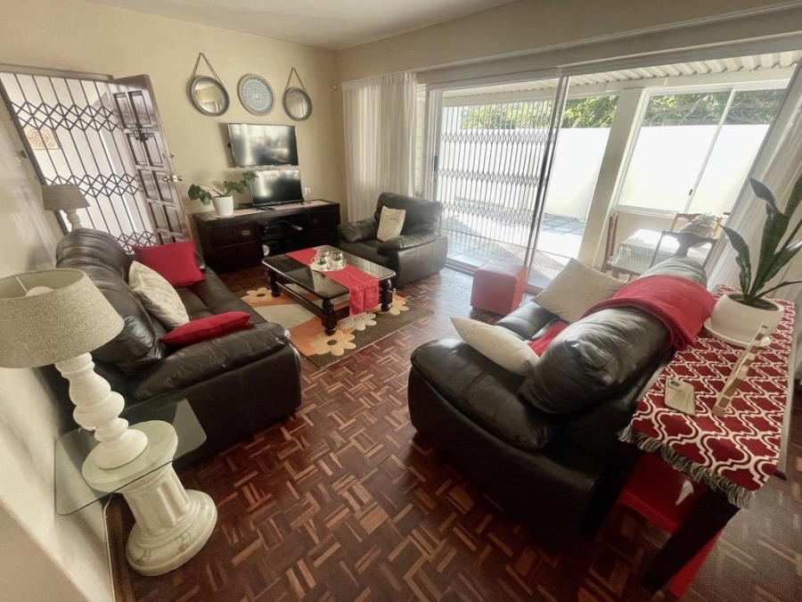 To Let 4 Bedroom Property for Rent in La Lucia KwaZulu-Natal