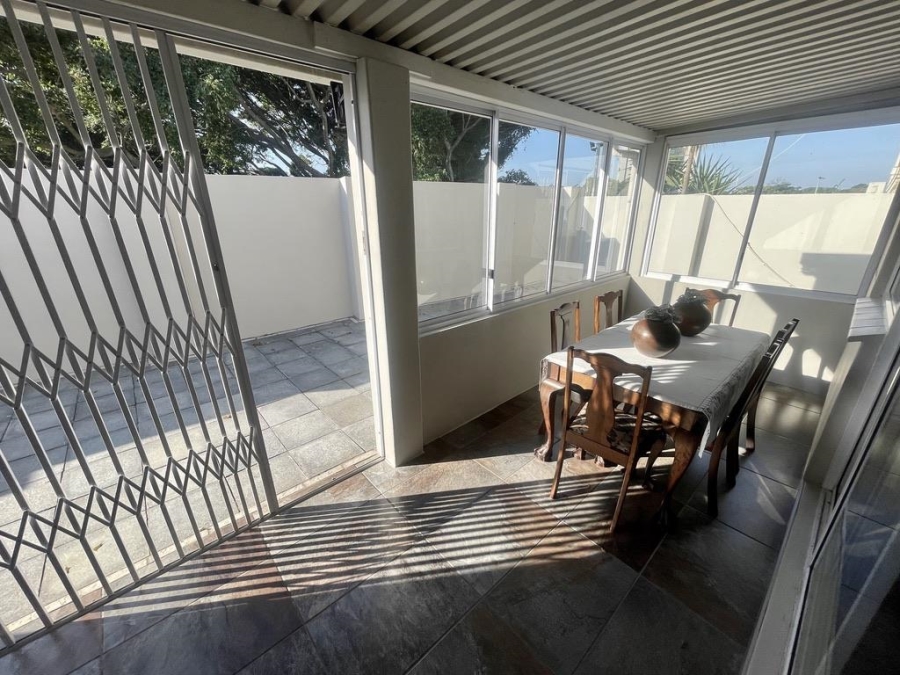 To Let 4 Bedroom Property for Rent in La Lucia KwaZulu-Natal