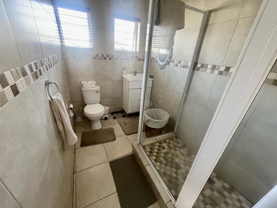 To Let 4 Bedroom Property for Rent in La Lucia KwaZulu-Natal