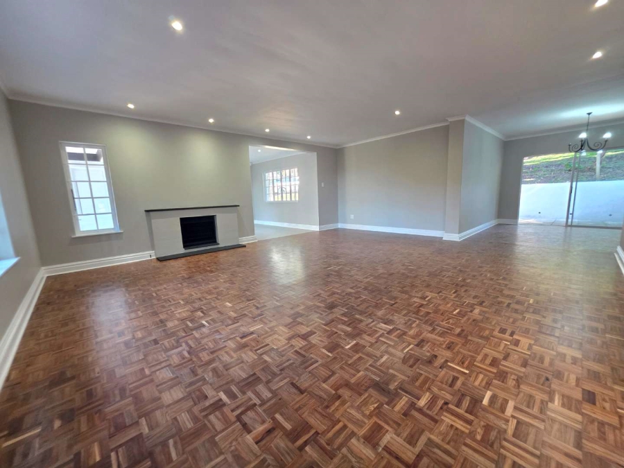 4 Bedroom Property for Sale in Kloof KwaZulu-Natal