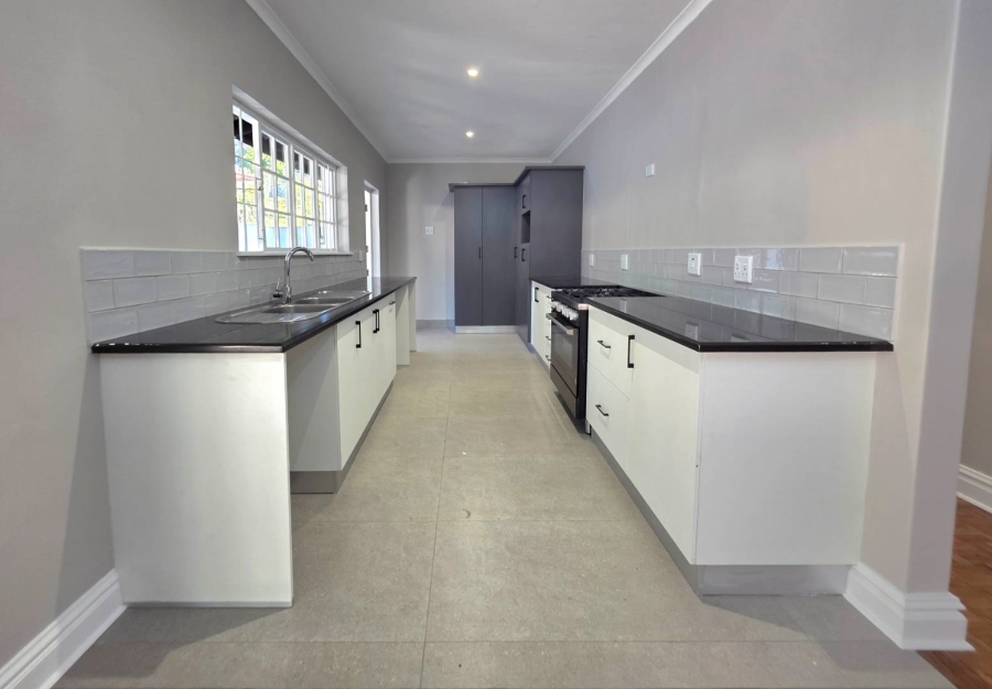 4 Bedroom Property for Sale in Kloof KwaZulu-Natal