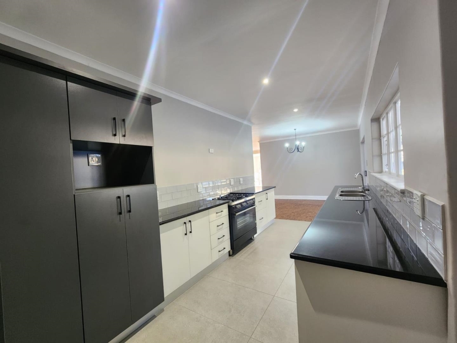 4 Bedroom Property for Sale in Kloof KwaZulu-Natal