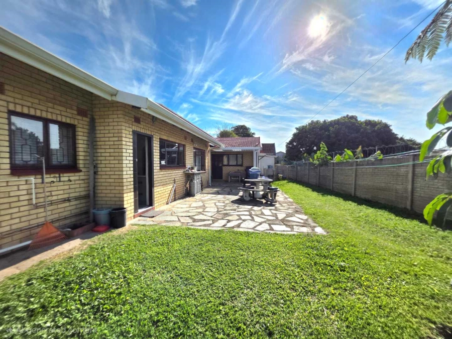 6 Bedroom Property for Sale in Northdene KwaZulu-Natal