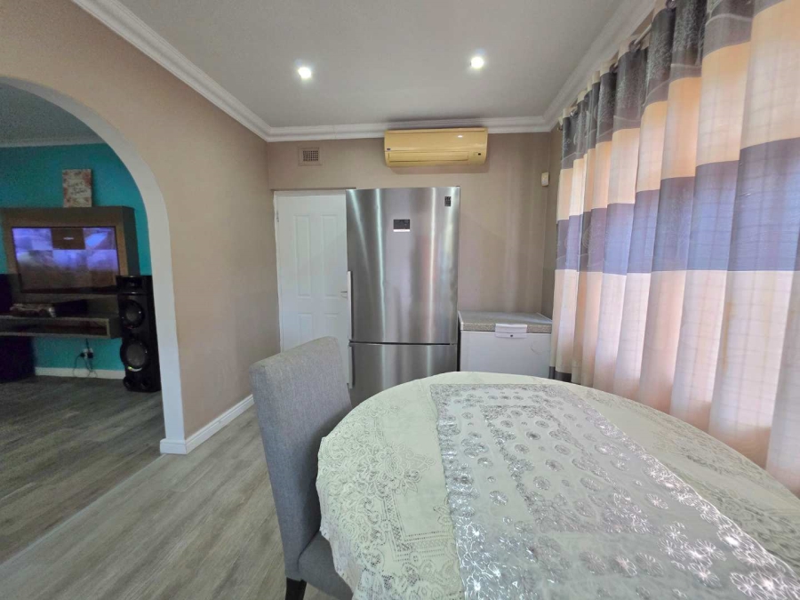 6 Bedroom Property for Sale in Northdene KwaZulu-Natal