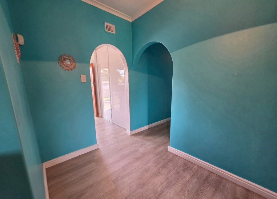 6 Bedroom Property for Sale in Northdene KwaZulu-Natal