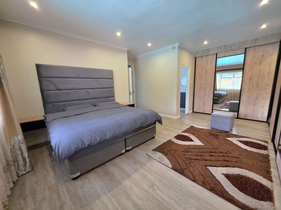 6 Bedroom Property for Sale in Northdene KwaZulu-Natal