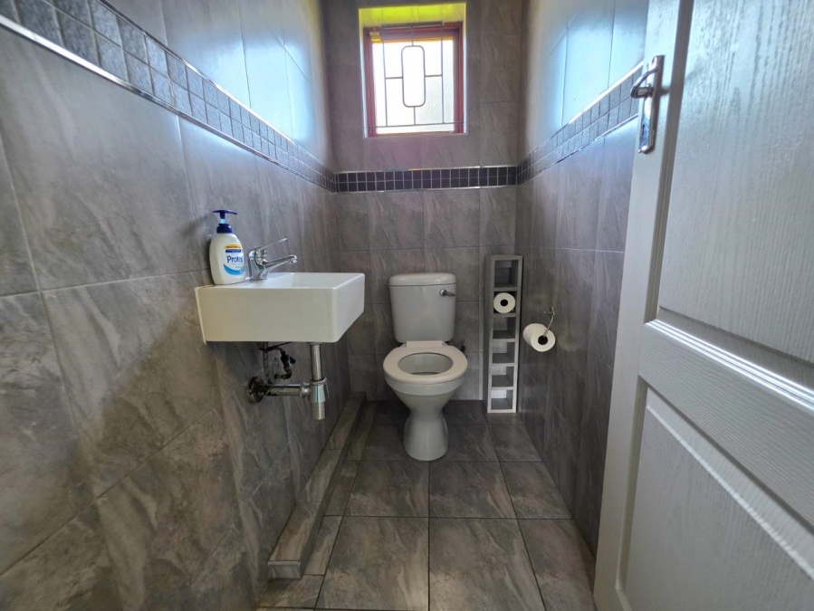 6 Bedroom Property for Sale in Northdene KwaZulu-Natal