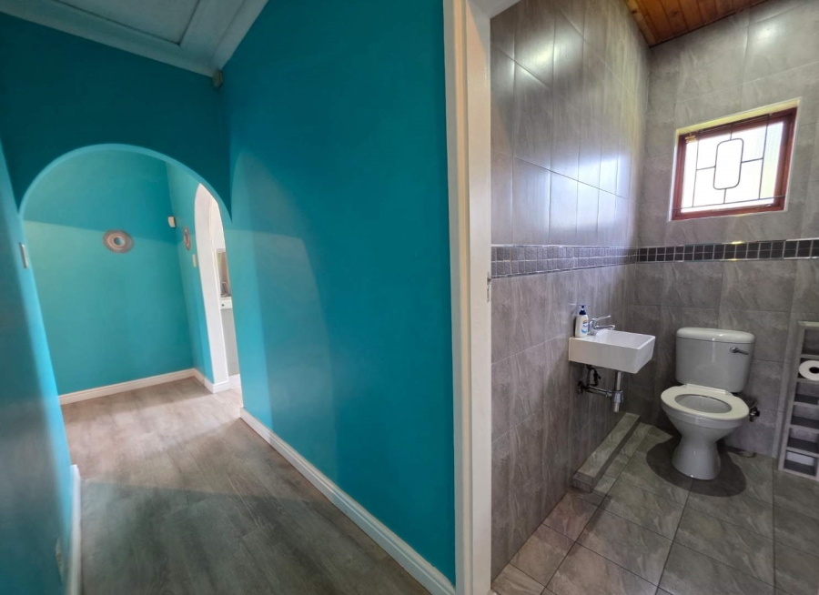 6 Bedroom Property for Sale in Northdene KwaZulu-Natal