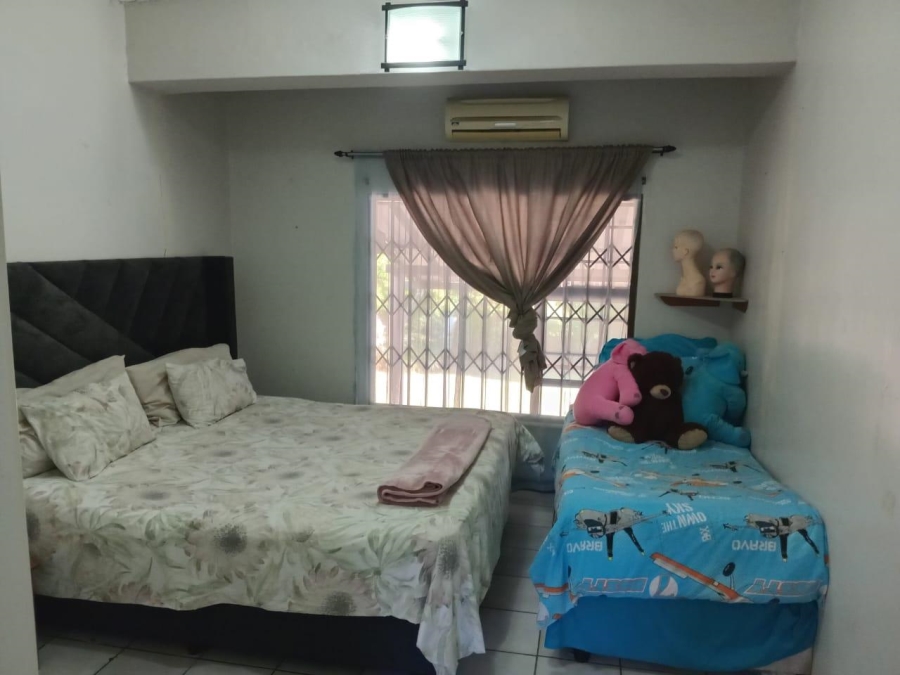 4 Bedroom Property for Sale in Meer En See KwaZulu-Natal