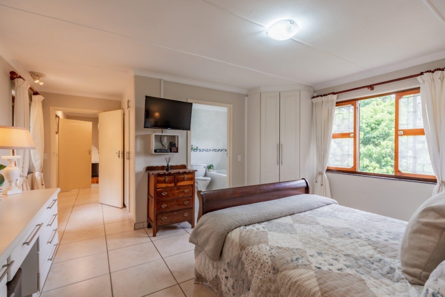 2 Bedroom Property for Sale in Kloof KwaZulu-Natal
