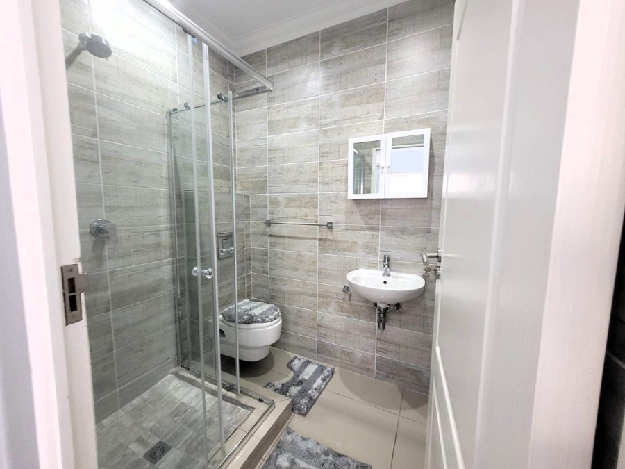 To Let 2 Bedroom Property for Rent in Durban North KwaZulu-Natal