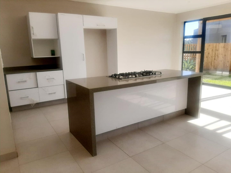 To Let 4 Bedroom Property for Rent in Palm Lakes Estate KwaZulu-Natal