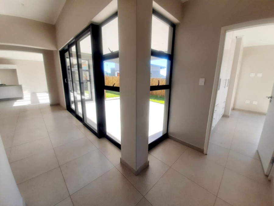 To Let 4 Bedroom Property for Rent in Palm Lakes Estate KwaZulu-Natal