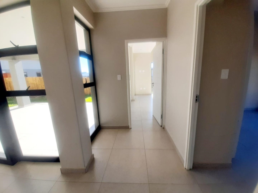 To Let 4 Bedroom Property for Rent in Palm Lakes Estate KwaZulu-Natal