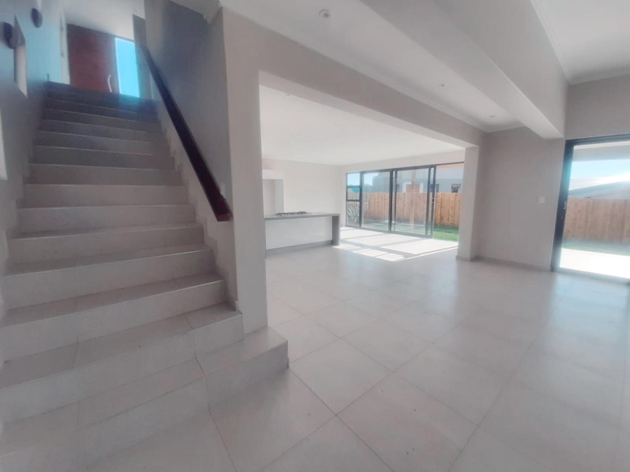 To Let 4 Bedroom Property for Rent in Palm Lakes Estate KwaZulu-Natal