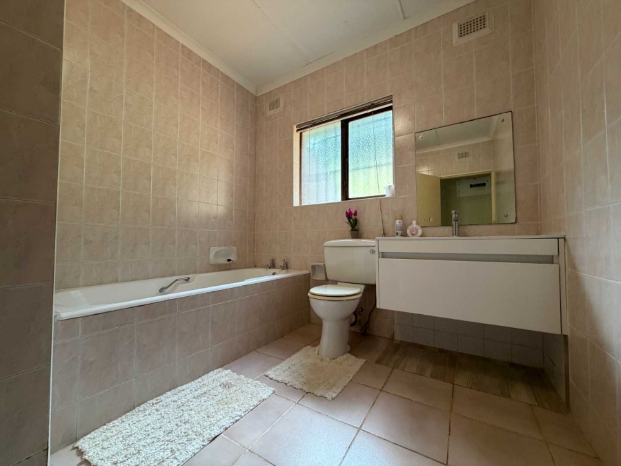 To Let 3 Bedroom Property for Rent in La Lucia KwaZulu-Natal
