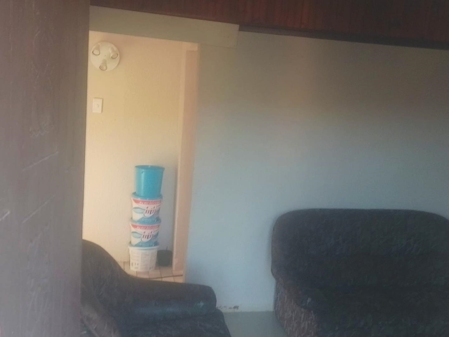 2 Bedroom Property for Sale in Umlazi KwaZulu-Natal