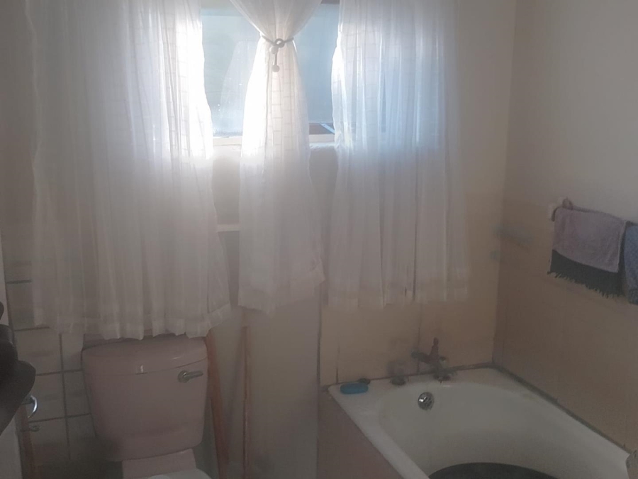 2 Bedroom Property for Sale in Umlazi KwaZulu-Natal