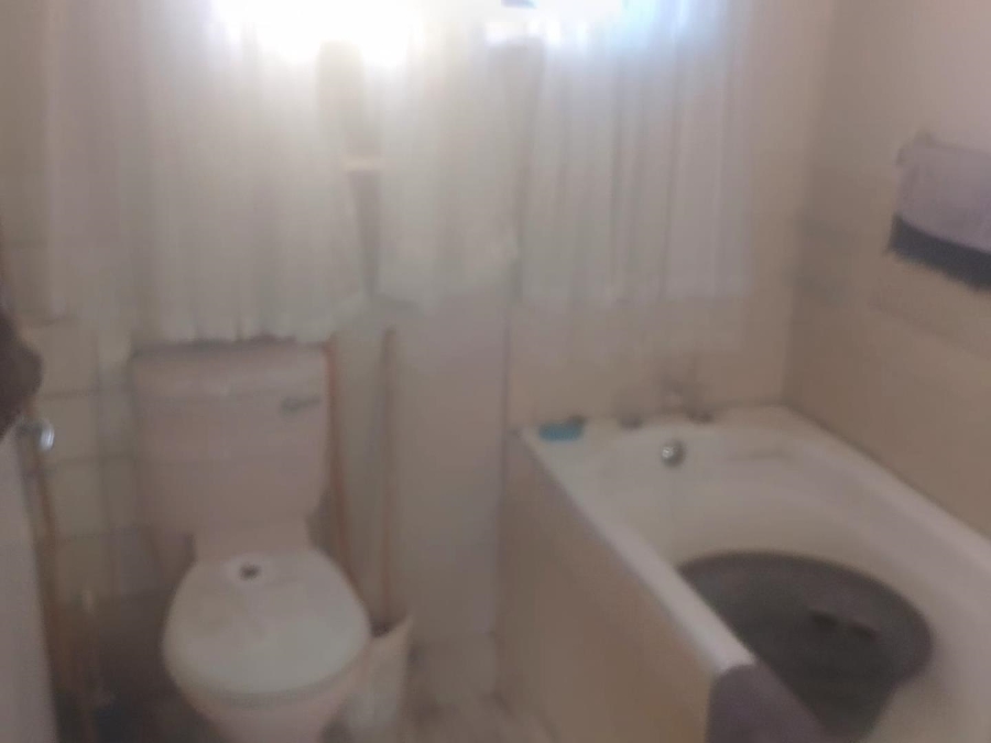 2 Bedroom Property for Sale in Umlazi KwaZulu-Natal