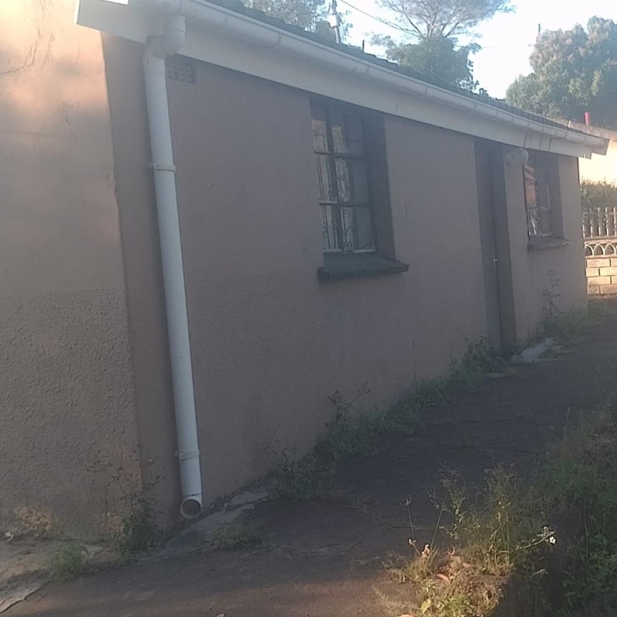 2 Bedroom Property for Sale in Umlazi KwaZulu-Natal