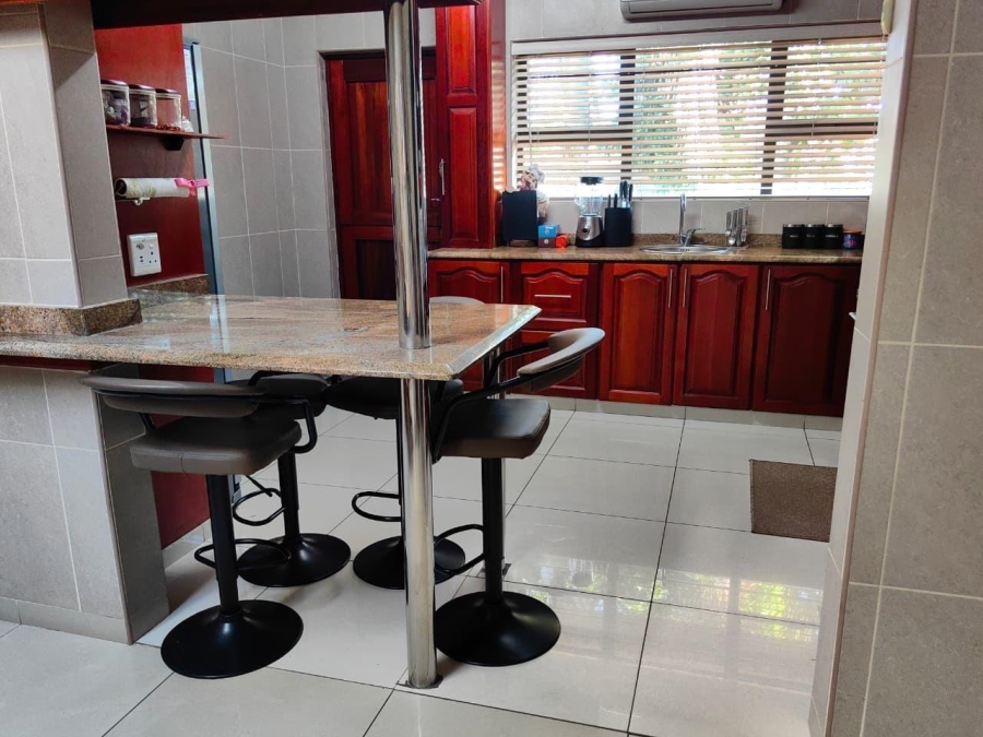 4 Bedroom Property for Sale in Veld En Vlei KwaZulu-Natal
