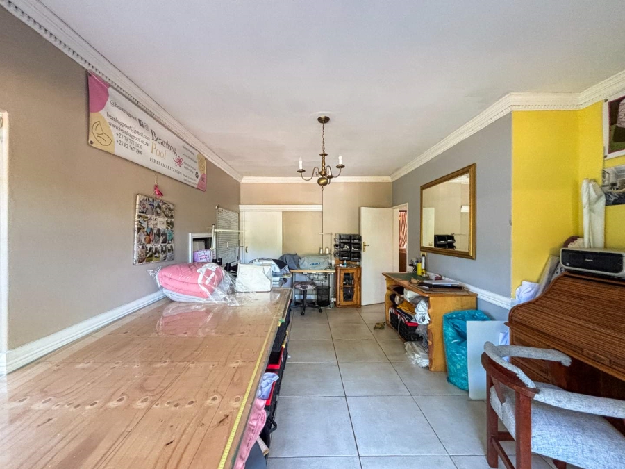 5 Bedroom Property for Sale in Oak Park KwaZulu-Natal