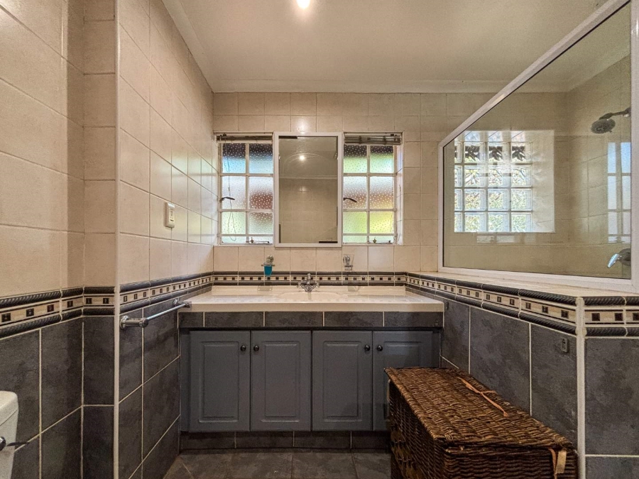 5 Bedroom Property for Sale in Oak Park KwaZulu-Natal