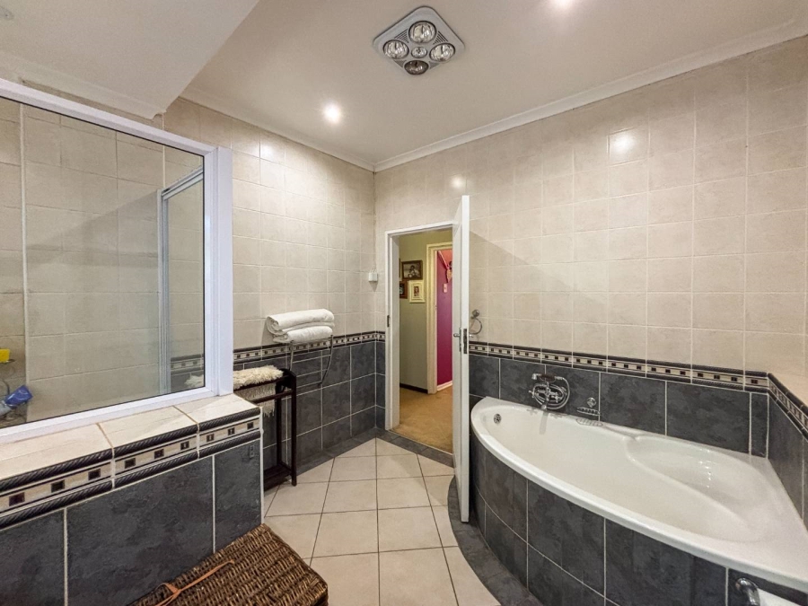 5 Bedroom Property for Sale in Oak Park KwaZulu-Natal