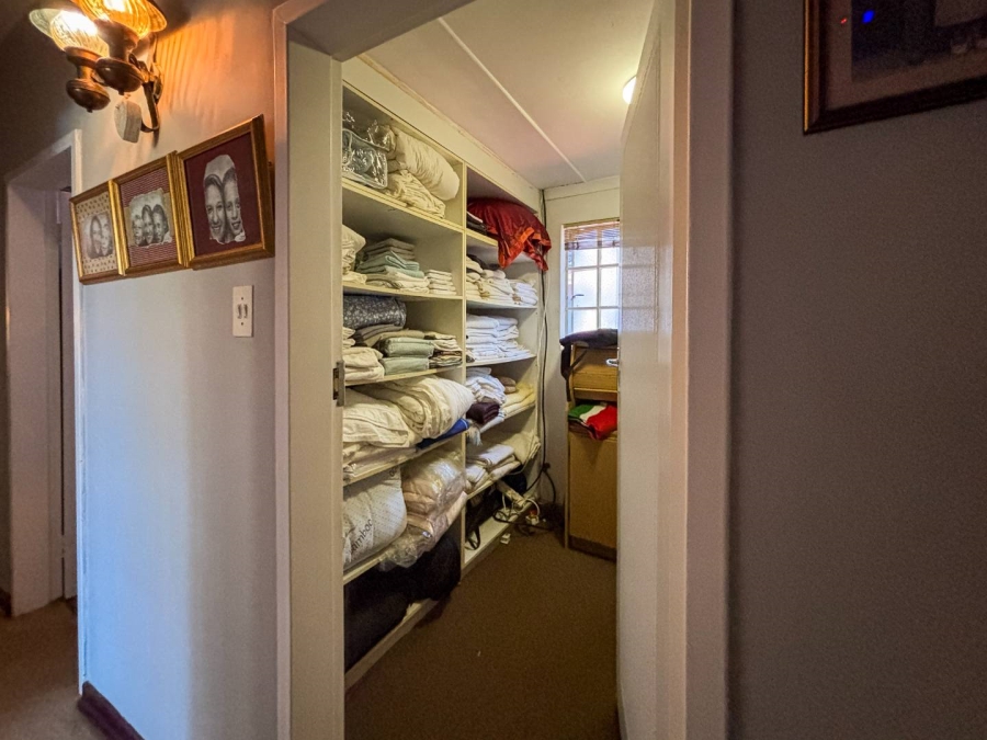 5 Bedroom Property for Sale in Oak Park KwaZulu-Natal