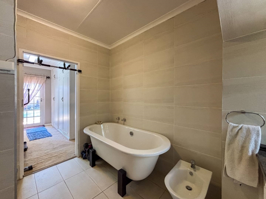 5 Bedroom Property for Sale in Oak Park KwaZulu-Natal