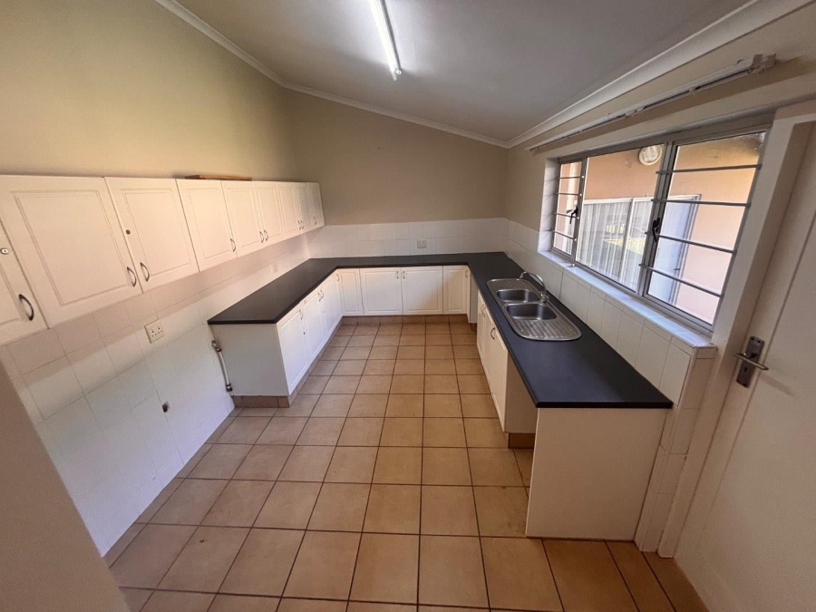 To Let 4 Bedroom Property for Rent in Chiltern Hills KwaZulu-Natal