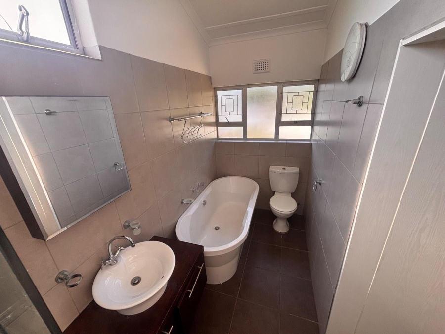 To Let 4 Bedroom Property for Rent in Chiltern Hills KwaZulu-Natal