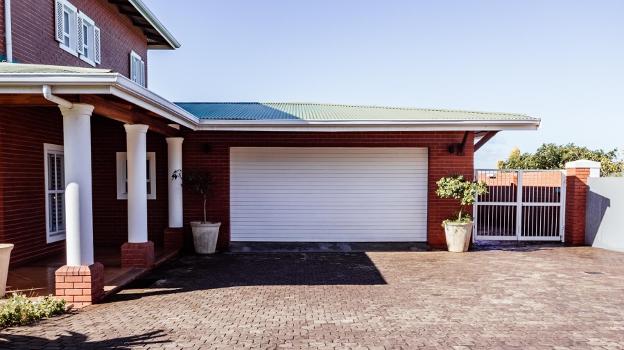 5 Bedroom Property for Sale in Kelso KwaZulu-Natal