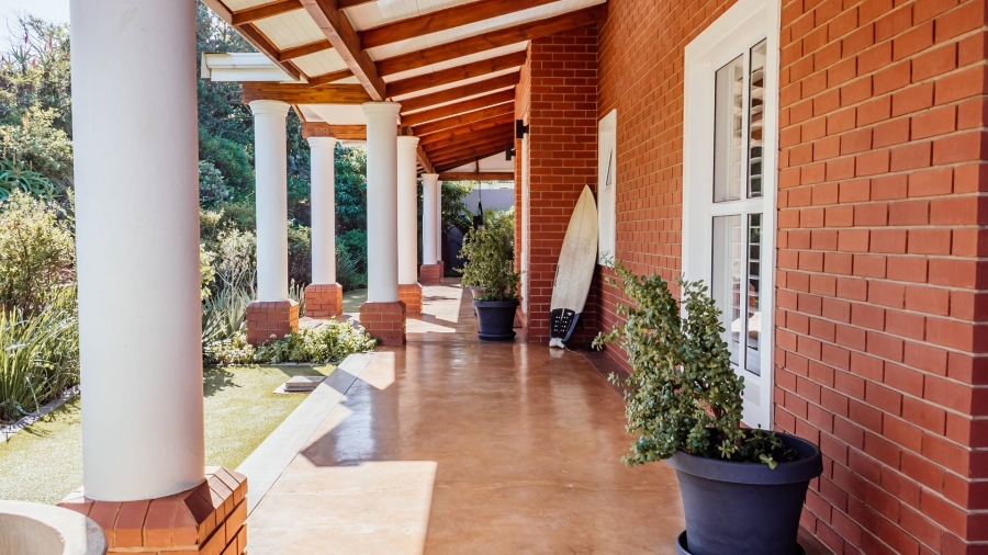 5 Bedroom Property for Sale in Kelso KwaZulu-Natal