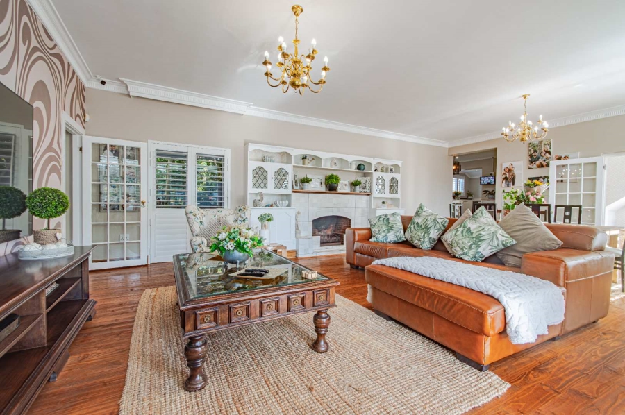 8 Bedroom Property for Sale in Kloof KwaZulu-Natal