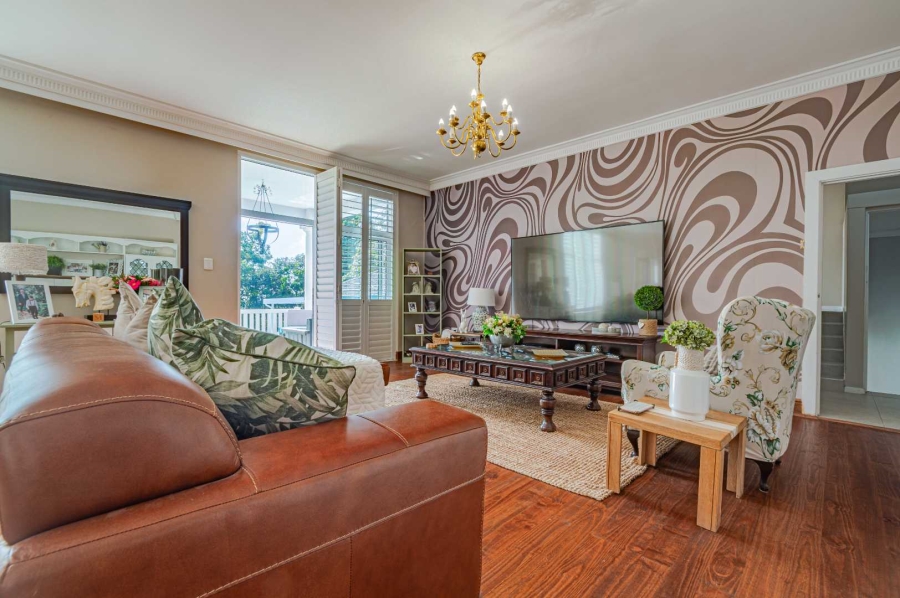 8 Bedroom Property for Sale in Kloof KwaZulu-Natal