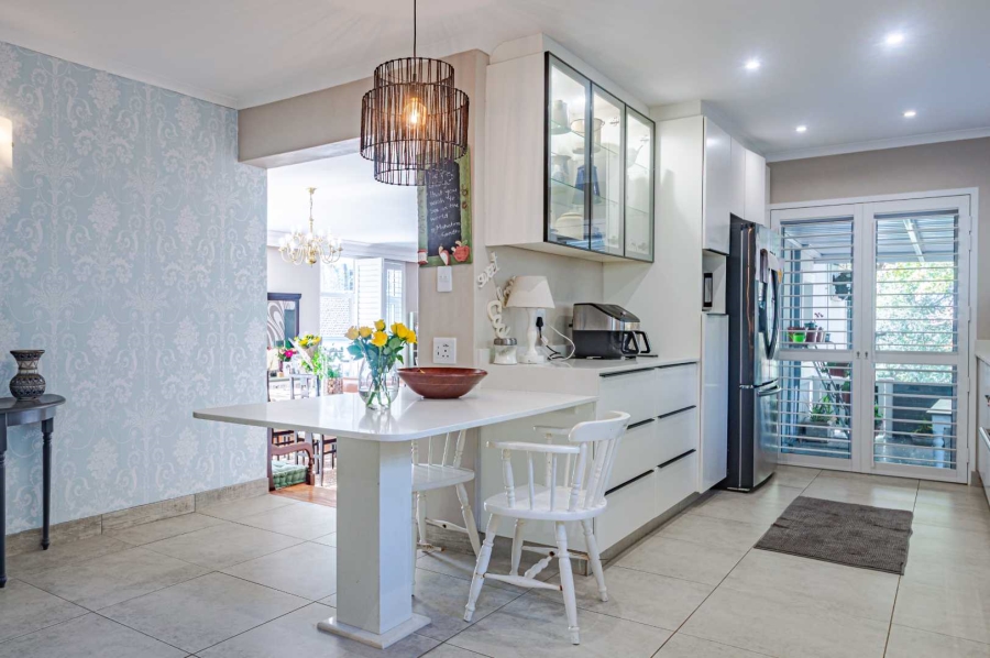8 Bedroom Property for Sale in Kloof KwaZulu-Natal