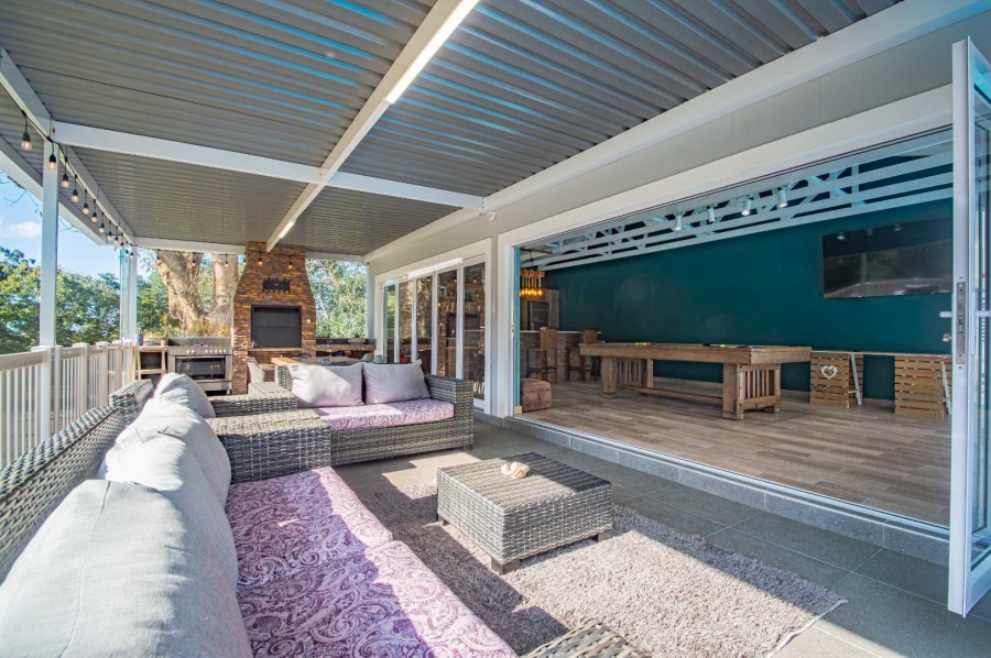 8 Bedroom Property for Sale in Kloof KwaZulu-Natal