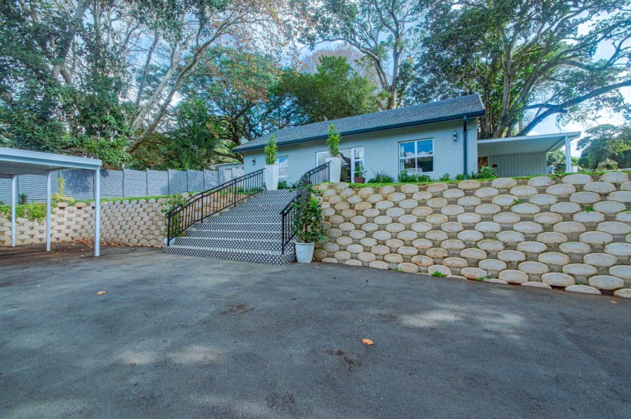 8 Bedroom Property for Sale in Kloof KwaZulu-Natal
