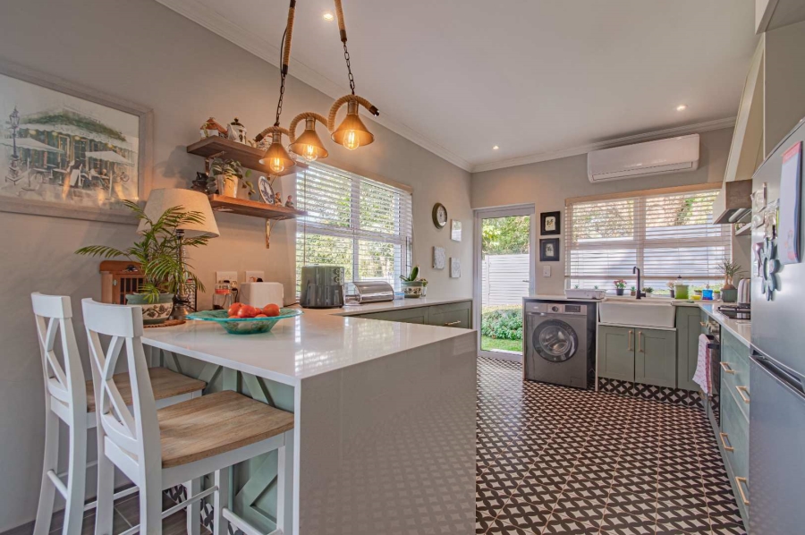 8 Bedroom Property for Sale in Kloof KwaZulu-Natal