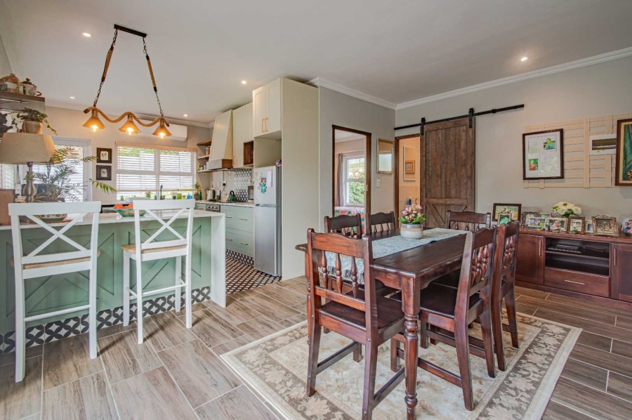 8 Bedroom Property for Sale in Kloof KwaZulu-Natal