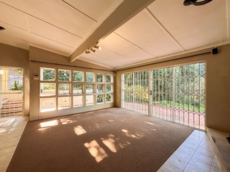 5 Bedroom Property for Sale in Worlds View KwaZulu-Natal