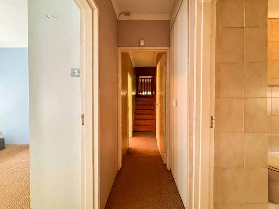 5 Bedroom Property for Sale in Worlds View KwaZulu-Natal
