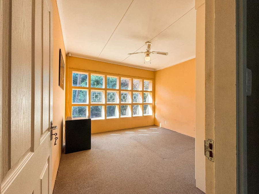 5 Bedroom Property for Sale in Worlds View KwaZulu-Natal