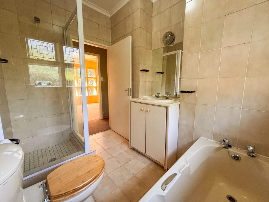 5 Bedroom Property for Sale in Worlds View KwaZulu-Natal