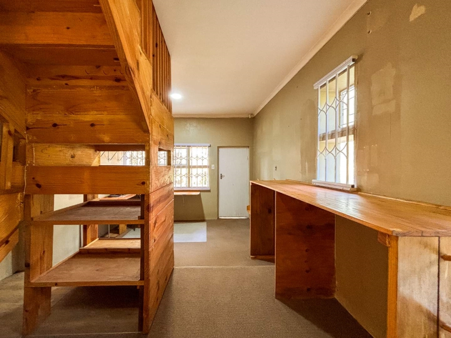 5 Bedroom Property for Sale in Worlds View KwaZulu-Natal