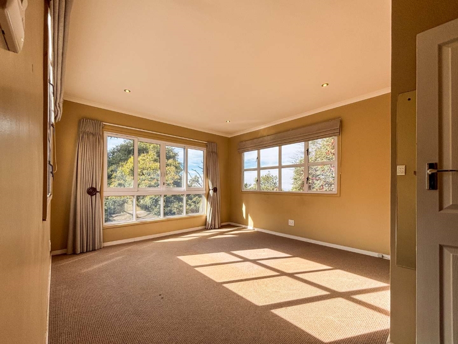 5 Bedroom Property for Sale in Worlds View KwaZulu-Natal