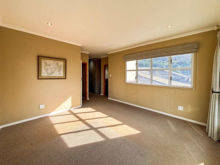 5 Bedroom Property for Sale in Worlds View KwaZulu-Natal