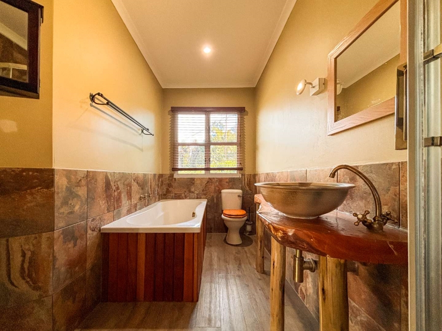 5 Bedroom Property for Sale in Worlds View KwaZulu-Natal