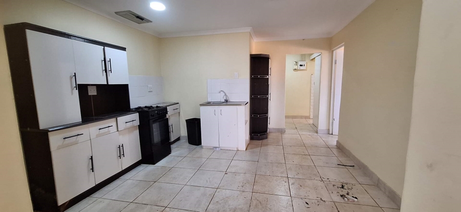 To Let 2 Bedroom Property for Rent in Crestview KwaZulu-Natal